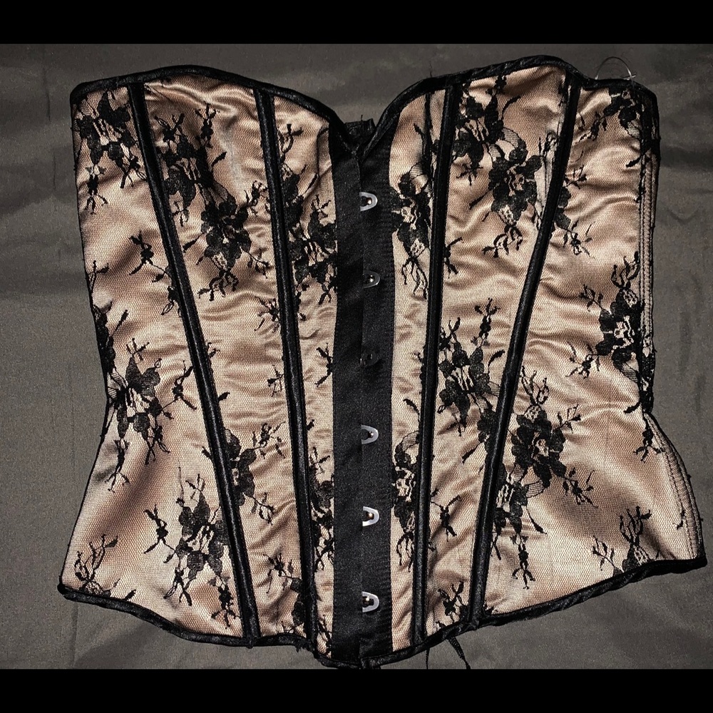 Gorgeous corset!!
